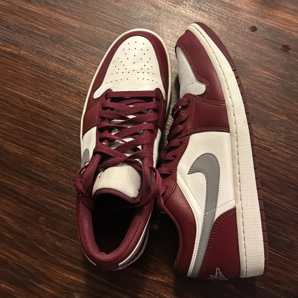 Jordan 1 low Bordeaux